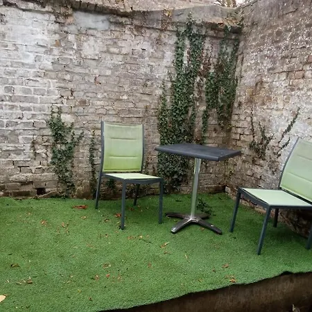 Appartement Studio Au Calme Avec Petite Cour