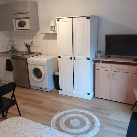 Appartement Studio Au Calme Avec Petite Cour Amiens